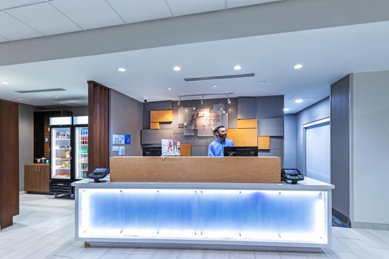 Holiday Inn Express & Suites - Parsons By Ihg Buitenkant foto