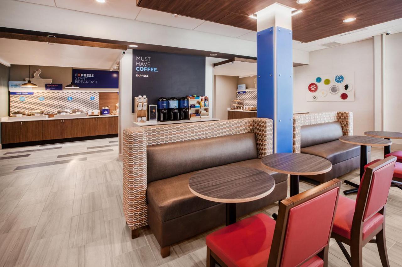 Holiday Inn Express & Suites - Parsons By Ihg Buitenkant foto